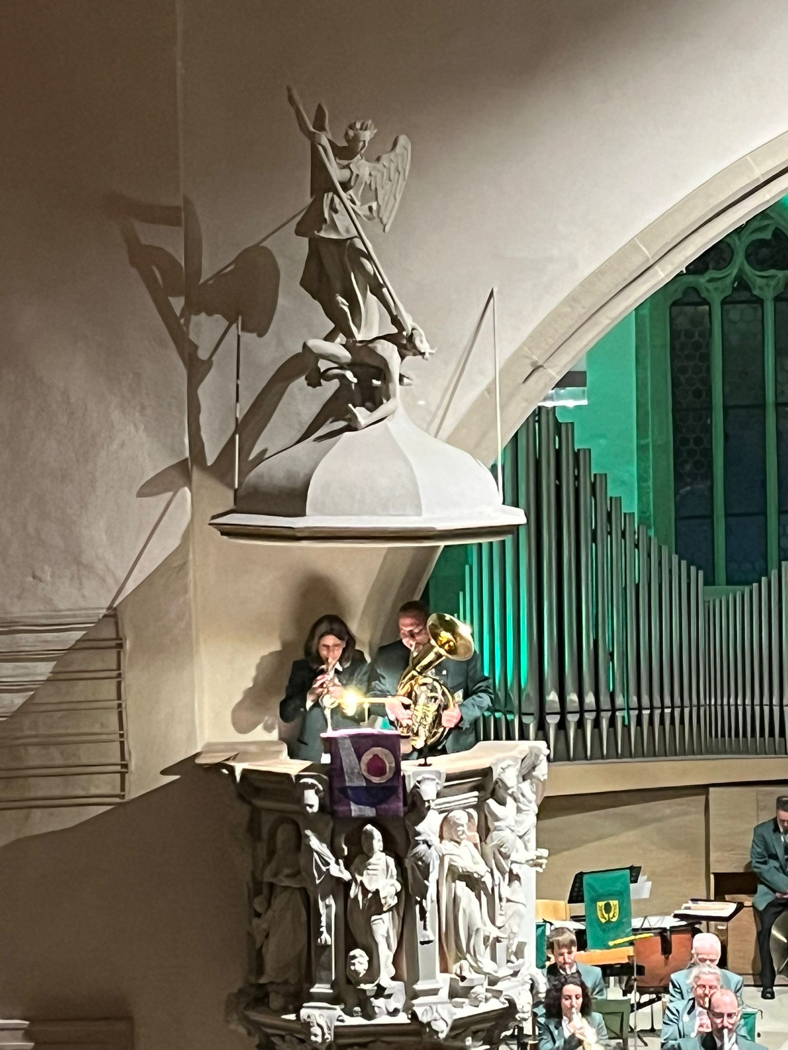 Katja Maschke und Jörg Schmautz mit "Hand in Hand"